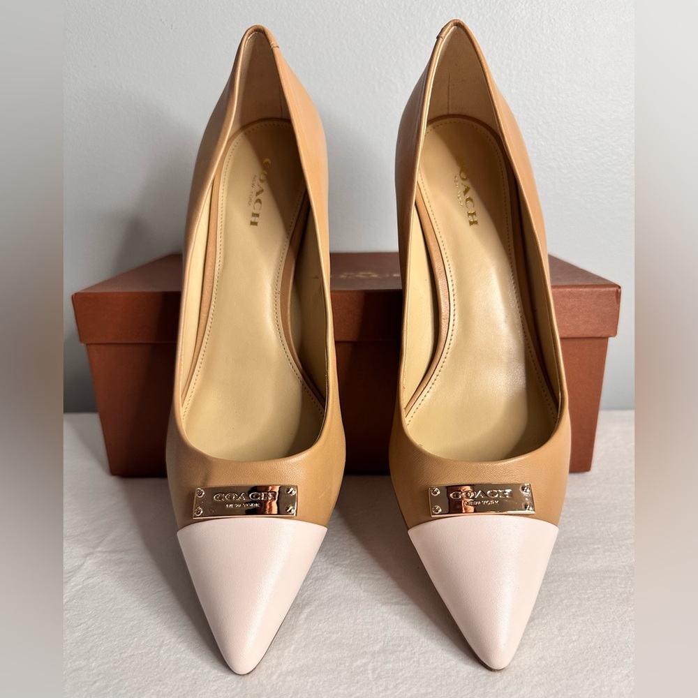 Coach Zan Patent Tapioca/White Pointed Toe Pump - size 8